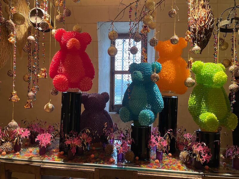 Teddy bears made of candies in various primary colors created for Chenonceau Castle for Christmas