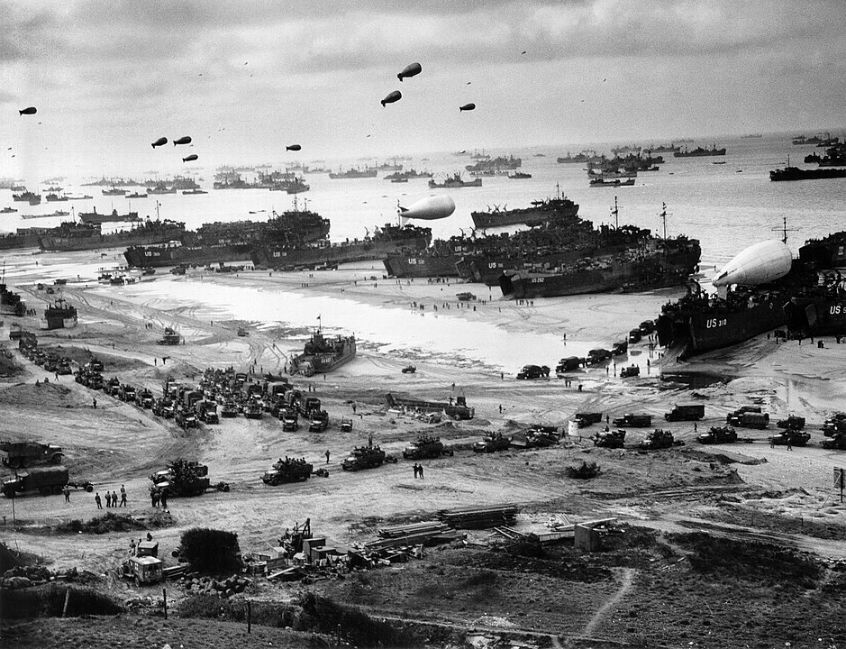 Historical photo of Operation Overlord - landing on Omaha Beach