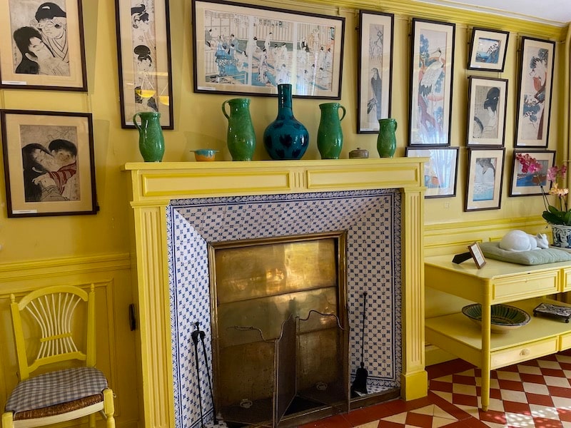 Yellow dining room at Giverny