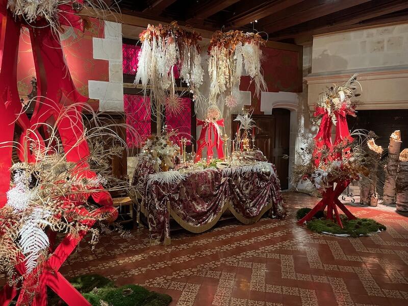 Christmas decorations in red at Chateau d Langeais