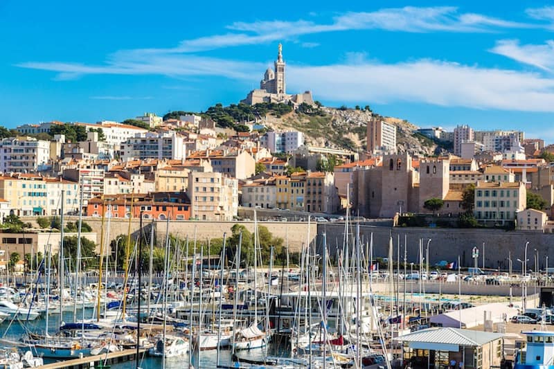 42 Famous France Landmarks (that define French history)